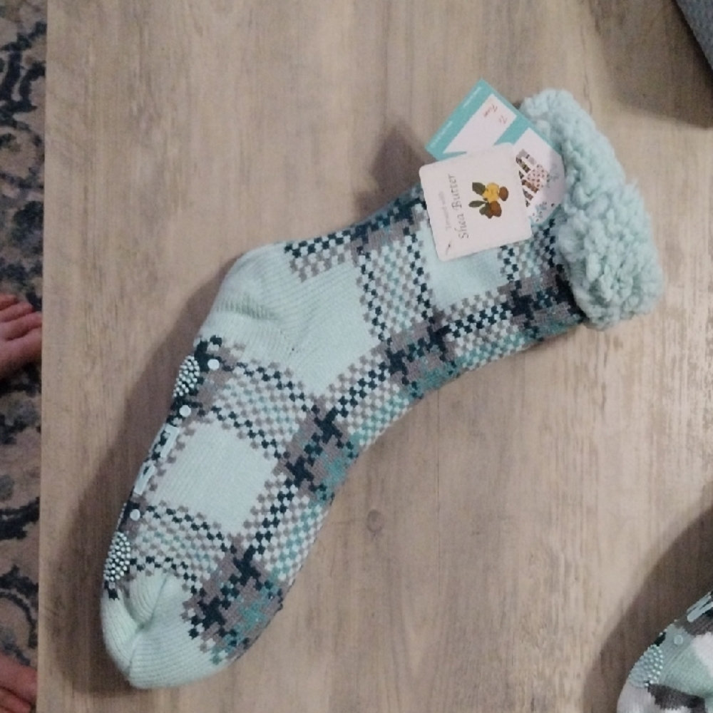 Muk Luks Plaid Cozy Socks - Mint Green and Gray